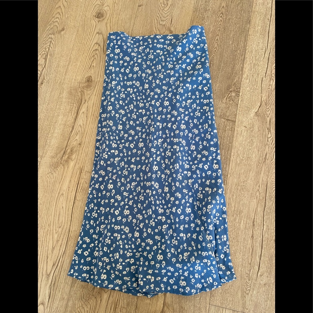 RAILS London Print Midi Skirt In Blue Daisies